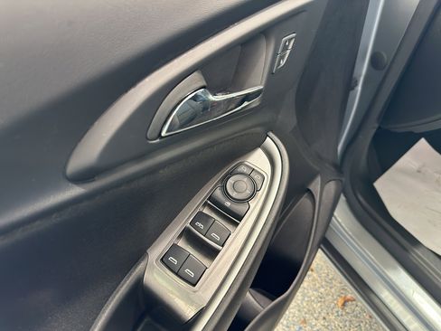 Used 2024 Chevrolet Malibu LT image 30