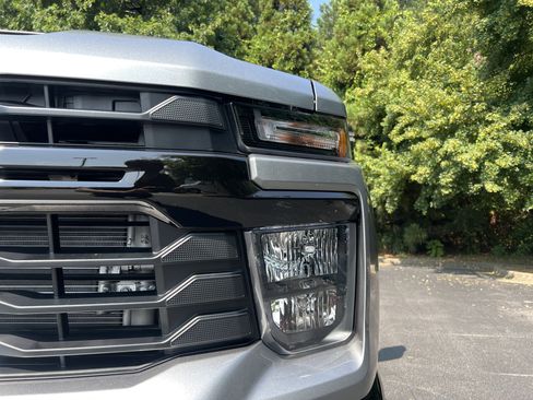 New 2026 Chevrolet Silverado 2500 Custom w/ Custom Value Package AWD/4WD image 15