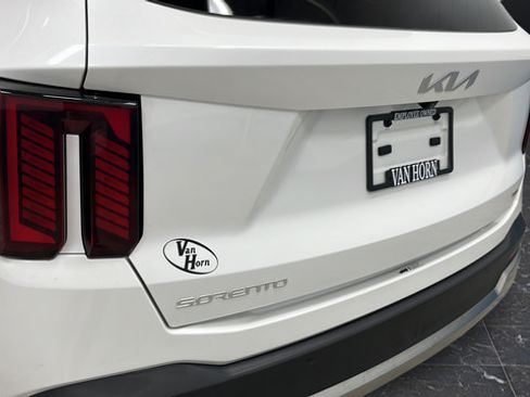 Used 2025 Kia Sorento SX Prestige AWD/4WD image 42