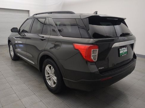 Used 2021 Ford Explorer XLT image 5