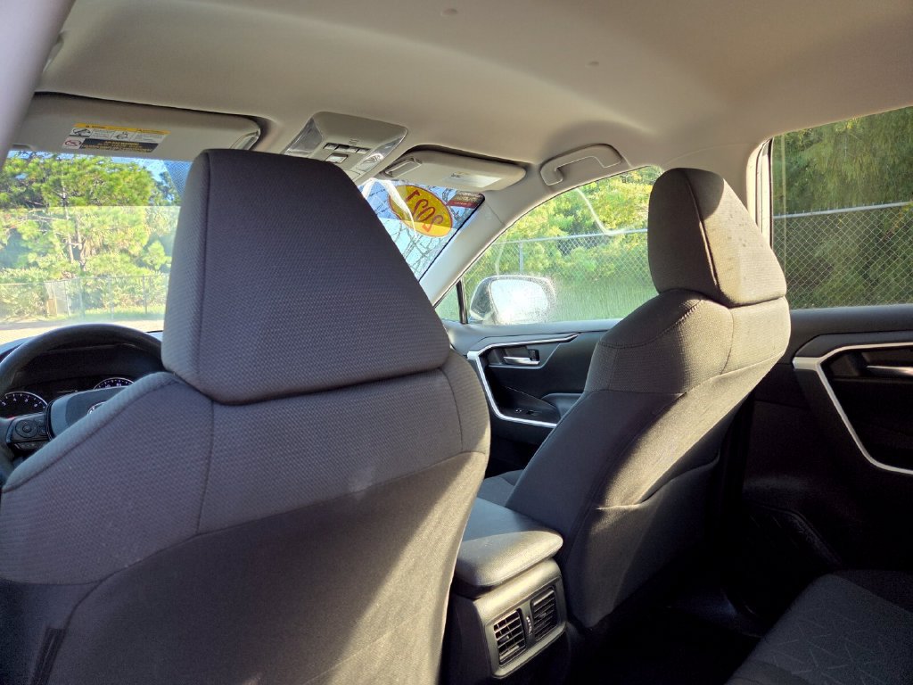 Certified 2021 Toyota RAV4 XLE FWD image 23