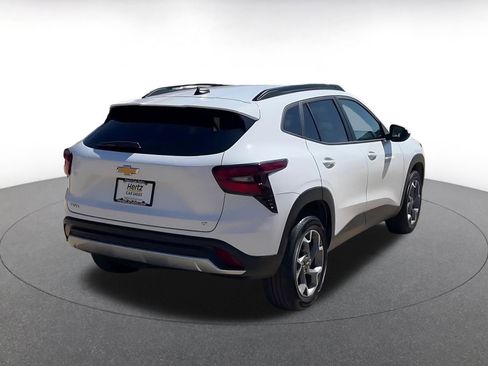 Used 2025 Chevrolet Trax LT image 14
