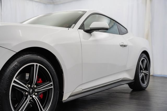 Used 2025 Ford Mustang Coupe RWD image 31