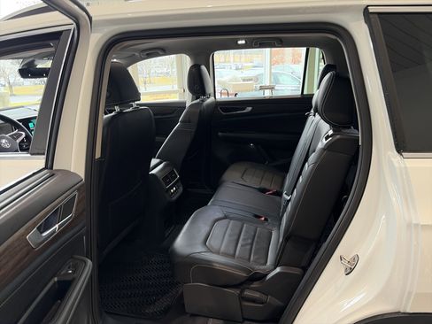 Used 2024 Volkswagen Atlas SEL image 30