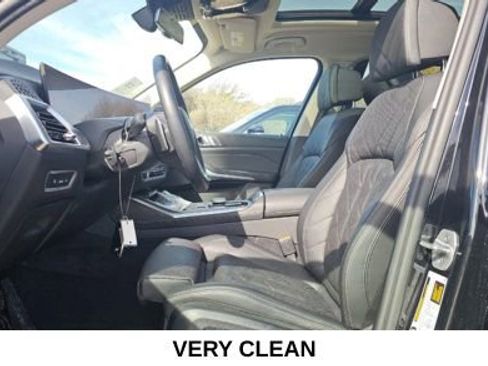 Used 2024 BMW X7 xDrive40i w/ Premium Package image 10