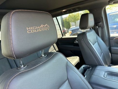 Used 2023 Chevrolet Suburban High Country w/ Premium Package 2 AWD/4WD image 14