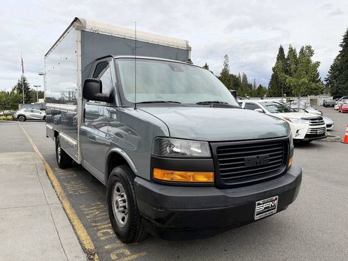 Used 2019 GMC Savana 3500 w/ Driver Convenience Package RWD image 5