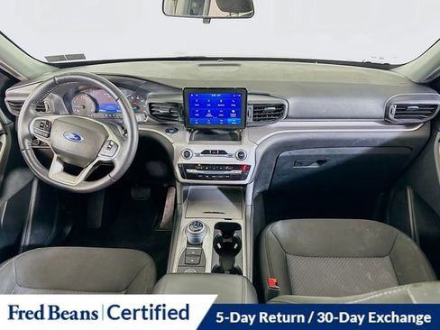 Used 2022 Ford Explorer XLT image 16