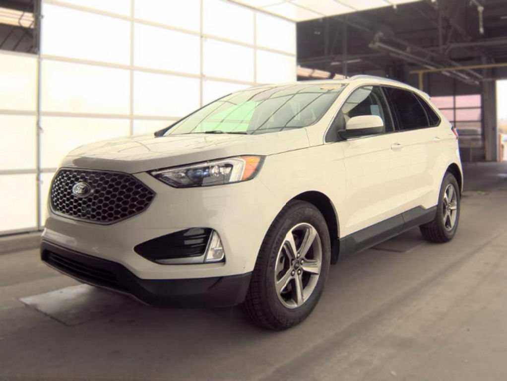Used 2024 Ford Edge SEL w/ Convenience Package AWD/4WD image 2