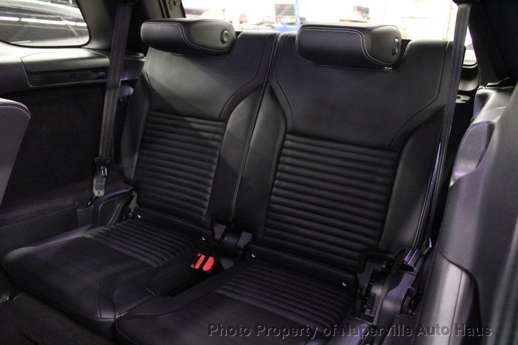 Used 2025 Land Rover Discovery Dynamic SE AWD/4WD image 36