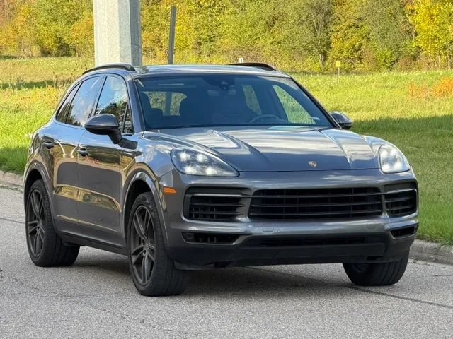 Used 2020 Porsche Cayenne AWD/4WD image 2
