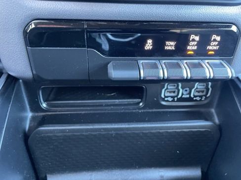 Used 2023 RAM 1500 Big Horn image 28
