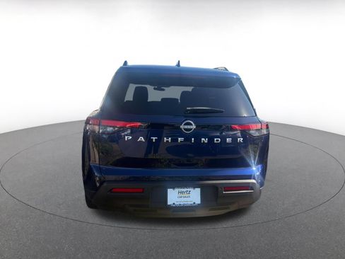 Used 2025 Nissan Pathfinder SV FWD image 4