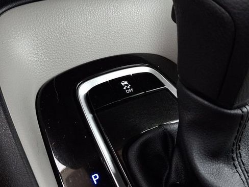 Used 2025 Toyota Corolla LE w/ LE Premium Package FWD image 22