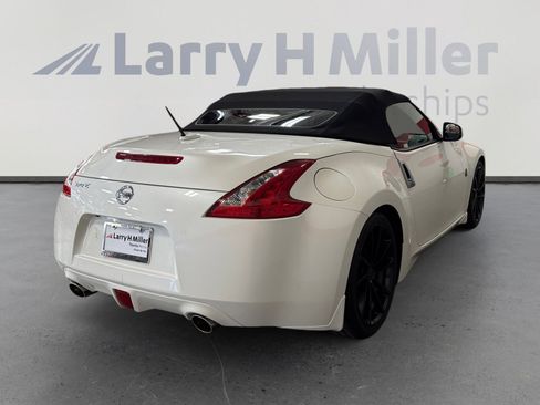 Used 2014 Nissan 370Z Touring w/ Sport Package image 5