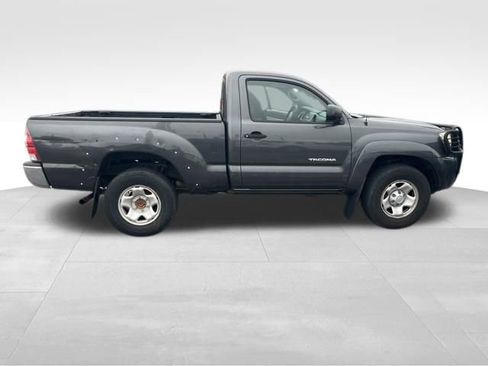 Used 2010 Toyota Tacoma 4x4 Regular Cab image 4