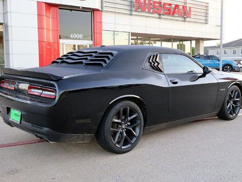 Used 2022 Dodge Challenger R/T RWD image 7