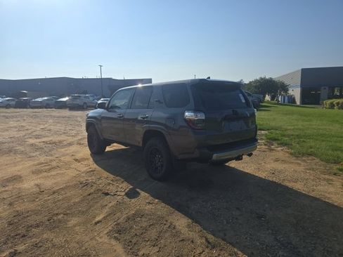 Used 2021 Toyota 4Runner TRD Off-Road Premium w/ Moonroof Package AWD/4WD image 7