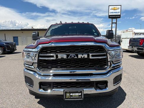 Used 2024 RAM 2500 Tradesman w/ Chrome Appearance Group AWD/4WD image 10