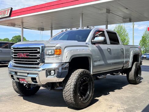 Used 2016 GMC Sierra 2500 SLT w/ Duramax Plus Package image 6