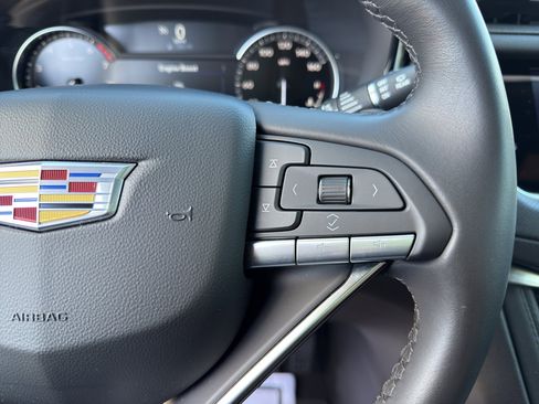 Used 2025 Cadillac XT6 Luxury image 22