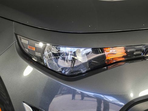 Used 2023 Kia Soul LX image 2