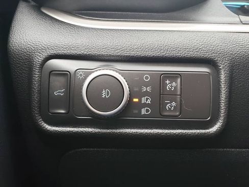 Used 2021 Ford Explorer XLT w/ Equipment Group 202A AWD/4WD image 26