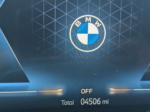 Used 2025 BMW 330i Sedan w/ Premium Package image 11