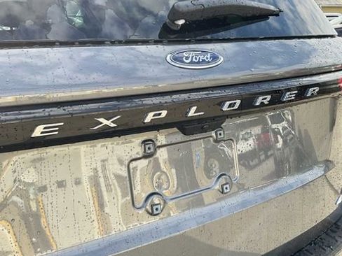 Used 2026 Ford Explorer Active AWD/4WD image 14