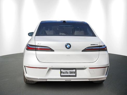 New 2026 BMW i7 eDrive50 w/ Premium Package RWD image 5