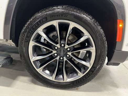 Used 2022 Jeep Wagoneer Series III w/ Premium Group I image 9