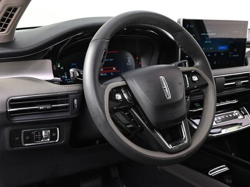 New 2026 Lincoln Corsair Reserve w/ Jet Appearance Package AWD/4WD image 11