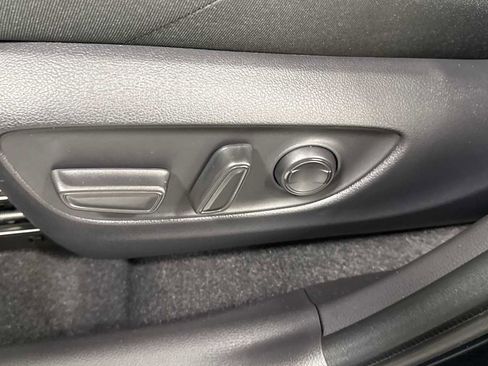 New 2025 Toyota RAV4 SE image 14