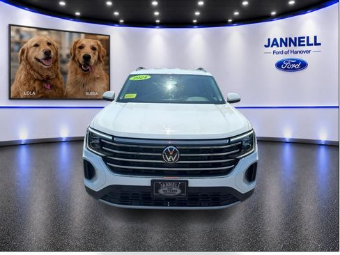 Used 2024 Volkswagen Atlas SE AWD/4WD image 2