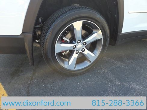 Used 2021 Jeep Grand Cherokee L Limited w/ MOPAR Finishing Package image 10