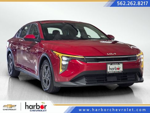 Used 2025 Kia K4 LXS image 1