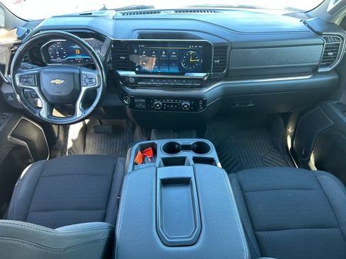 Used 2024 Chevrolet Silverado 2500 LT AWD/4WD image 33