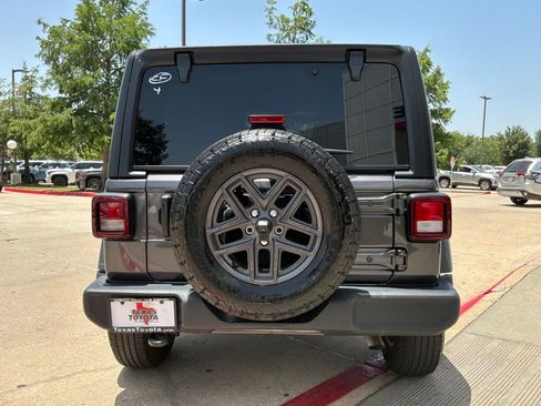 Used 2025 Jeep Wrangler Unlimited Sport AWD/4WD image 7