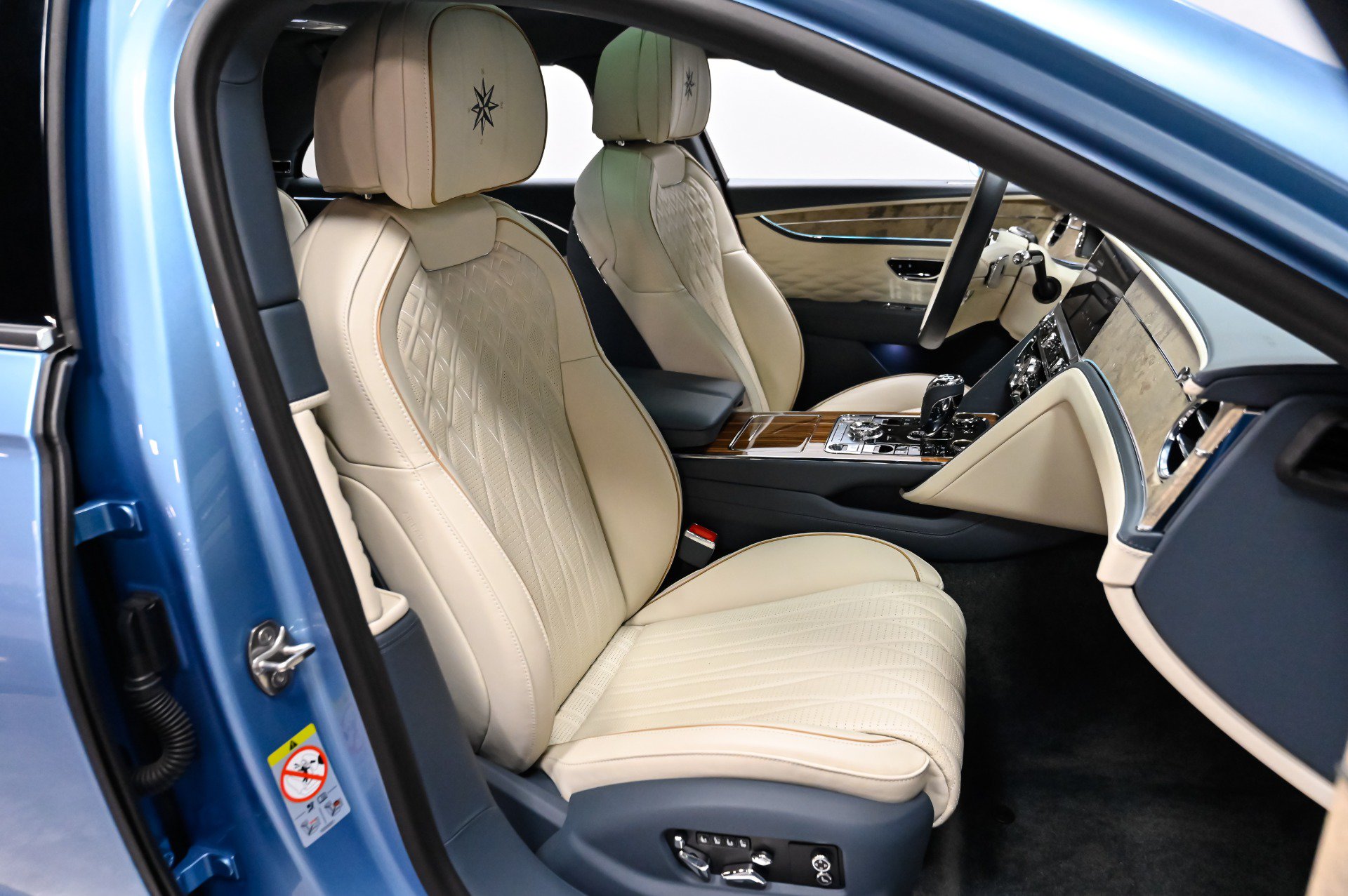 Used 2022 Bentley Flying Spur V8 AWD/4WD image 58