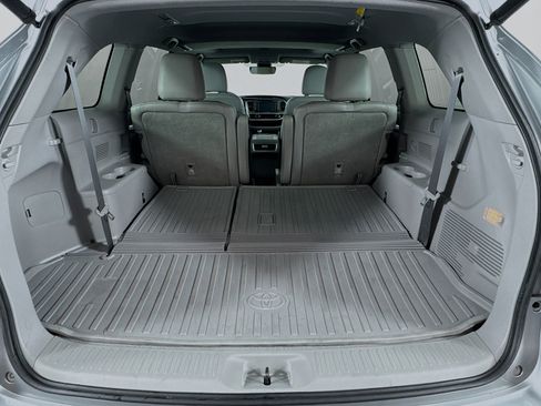 Used 2017 Toyota Highlander XLE image 35