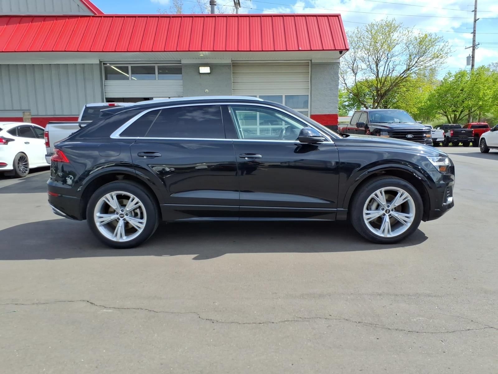 Used 2022 Audi Q8 Premium Plus AWD/4WD image 6