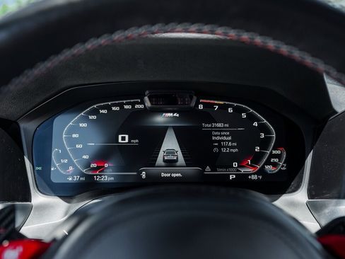 Used 2021 BMW M4 Competition w/ Executive Package RWD image 35