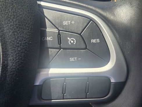 Used 2020 Jeep Compass Latitude FWD image 22
