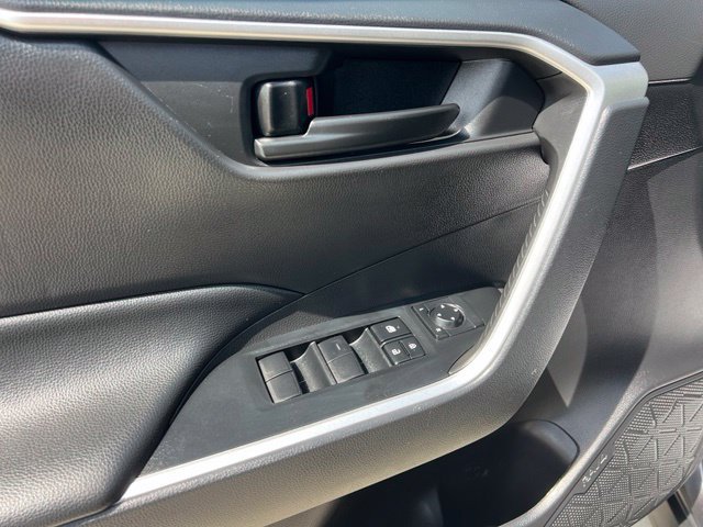 Used 2023 Toyota RAV4 LE AWD/4WD image 19
