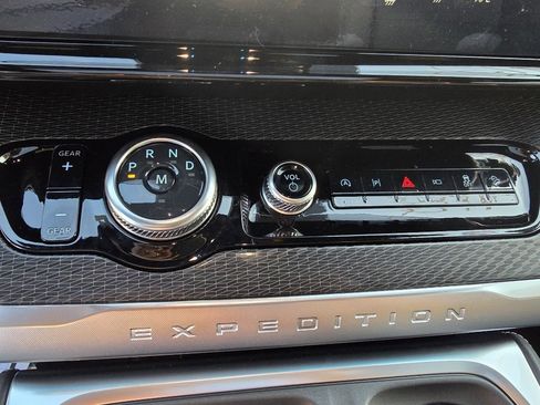 New 2026 Ford Expedition Platinum w/ Stealth Appearance Package image 33