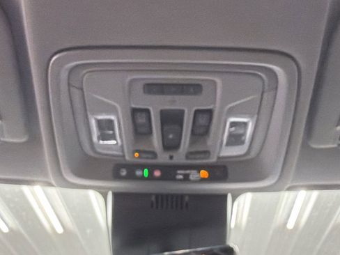 Used 2025 GMC Sierra 3500 Denali w/ Denali Reserve Package image 36