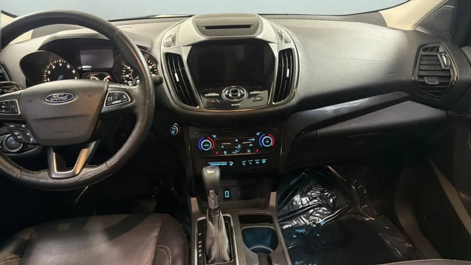 Used 2018 Ford Escape Titanium w/ Ford Safe & Smart Package AWD/4WD image 17