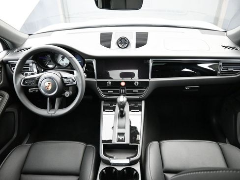 Certified 2026 Porsche Macan S image 29