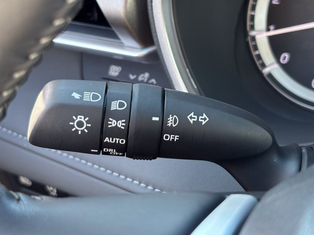 Used 2025 Toyota Highlander XLE AWD/4WD image 26