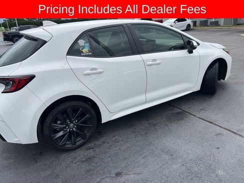 Used 2025 Toyota Corolla XSE FWD image 4